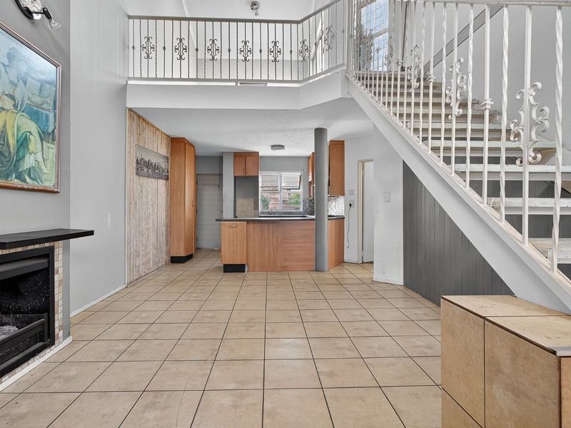 New Listing -   Duplex 2 beds 2 baths with a VIEW - Photo 4