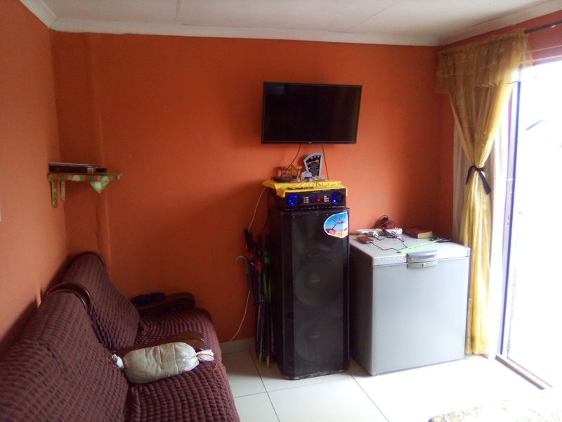 3 bedroom house for Sale in Lotus Garden  - Photo 9