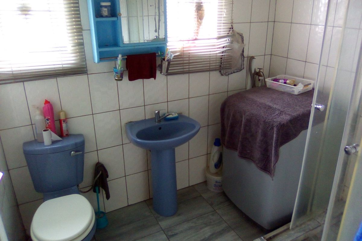 3 bedroom house for Sale in Lotus Garden  - Photo 4