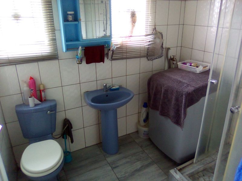 3 bedroom house for Sale in Lotus Garden  - Photo 4