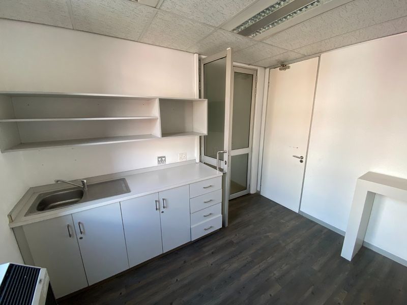 Ground Floor Office To Let In Faerie Glen - Photo 9