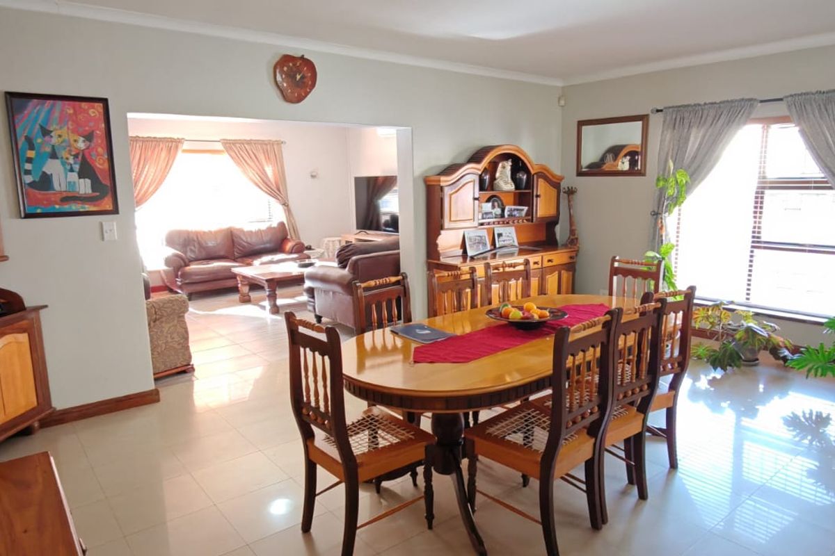 3 Bedroom Family Home in Penhill - Photo 4