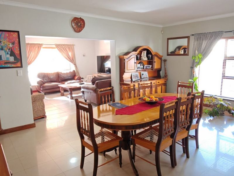 3 Bedroom Family Home in Penhill - Photo 4