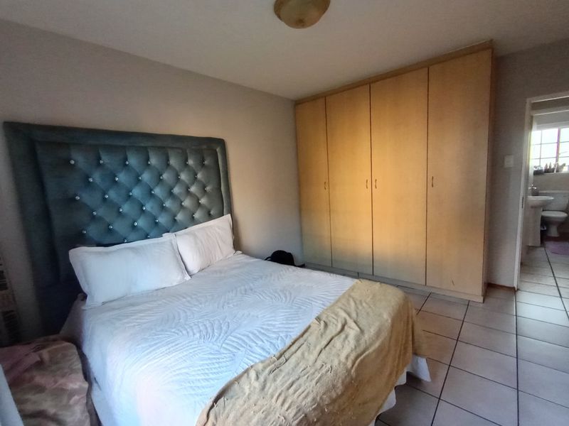 Ground Floor Gem in Secure Complex – Perfect Start or Investment! - Photo 9