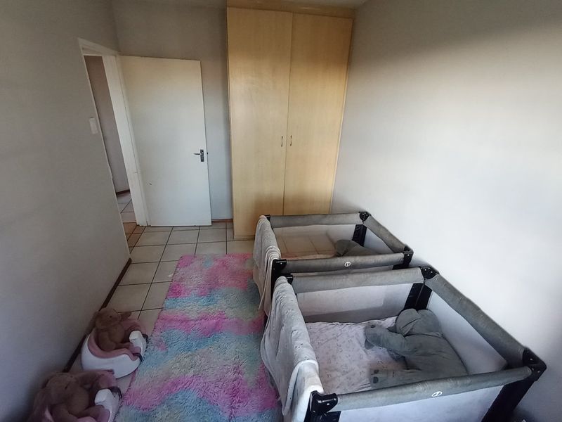 Ground Floor Gem in Secure Complex – Perfect Start or Investment! - Photo 8