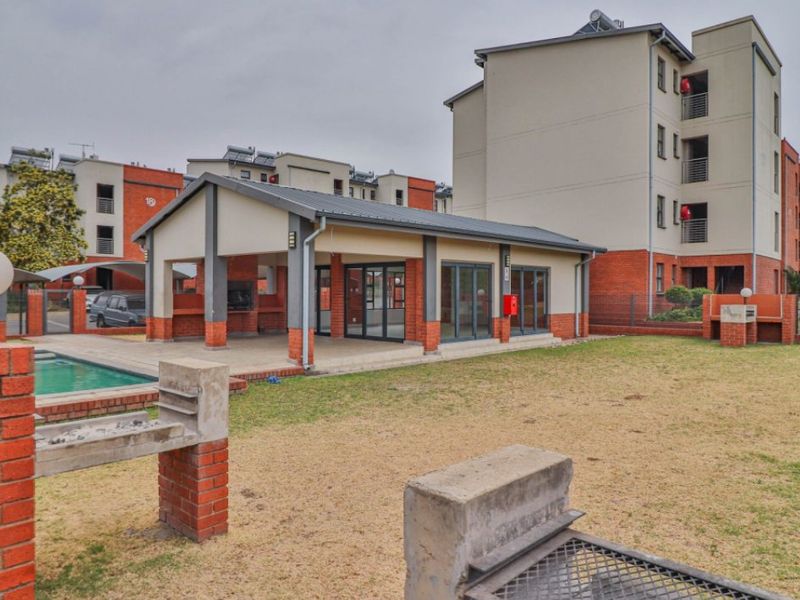 3 Bed Townhouse For Sale – Modern, Secure & Family Friendly! - Photo 9