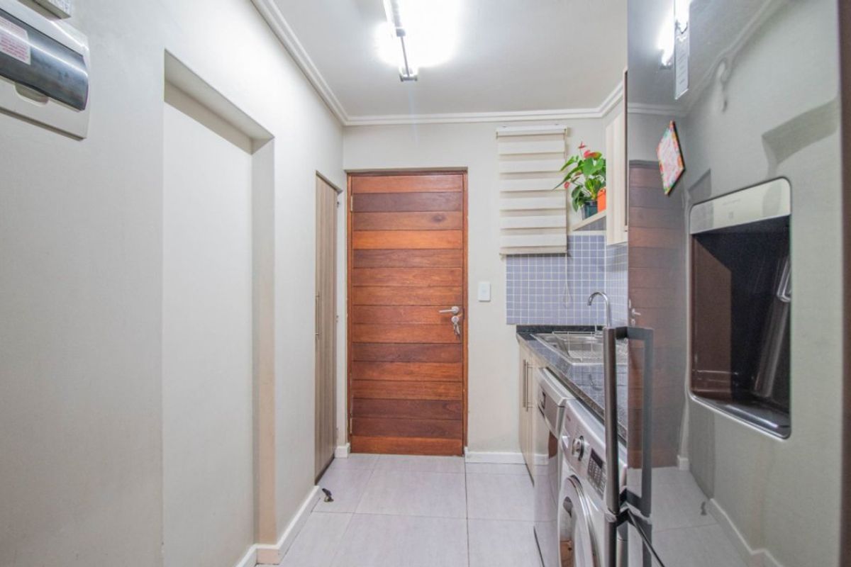 3 Bed Townhouse For Sale – Modern, Secure & Family Friendly! - Photo 5