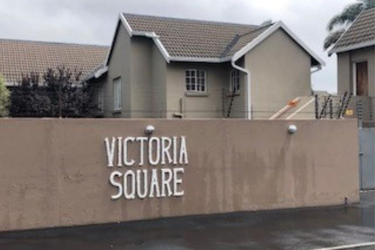 Modern 2-Bedroom Townhouse in a Secure, Well-Maintained Complex - Photo 5