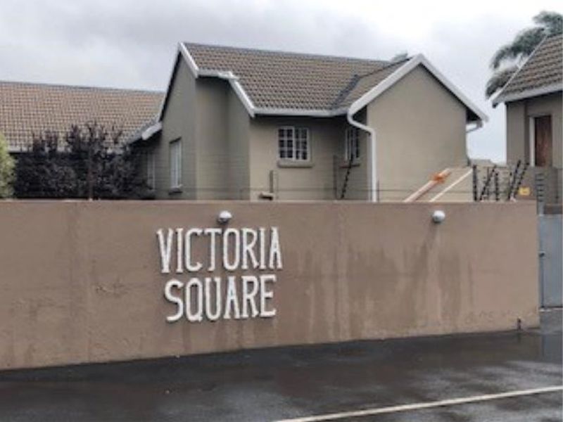 Modern 2-Bedroom Townhouse in a Secure, Well-Maintained Complex - Photo 5