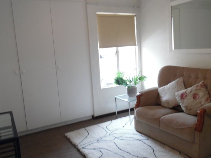 2 Bed Flat For Sale – Spacious, Secure & Convenient Living! - Photo 3