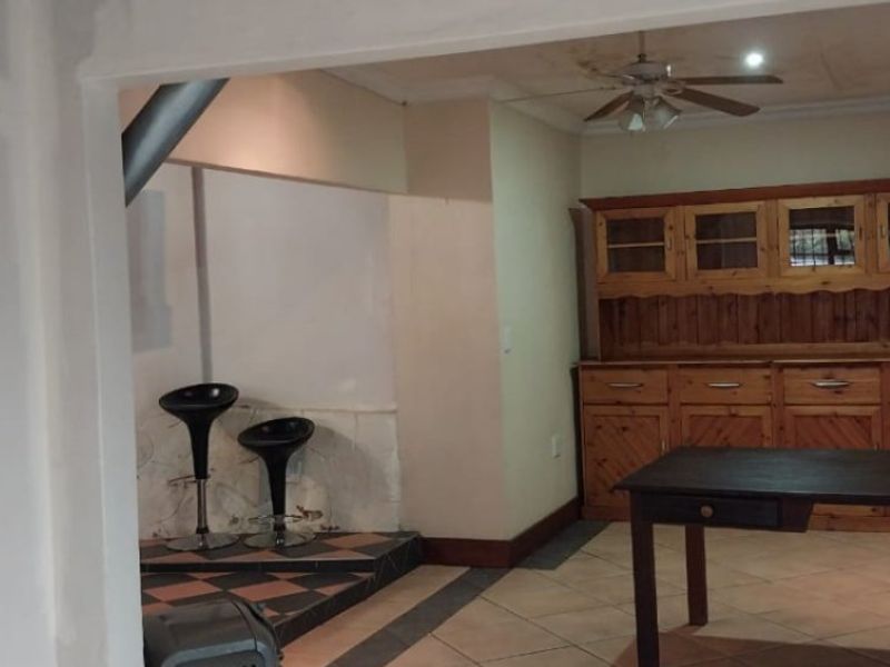 3 Bed House For Sale – Spacious, Modern & Secure Living! - Photo 4