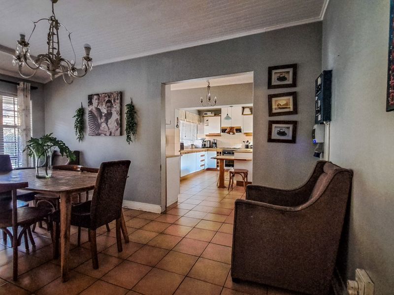 Stunning perfect family home in Vanderbijlpark  - Photo 9