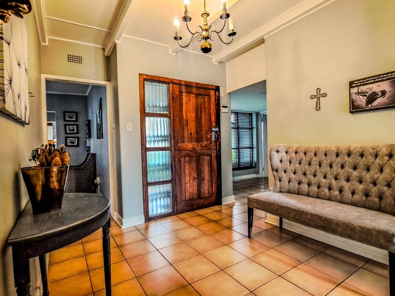 Stunning perfect family home in Vanderbijlpark  - Photo 8