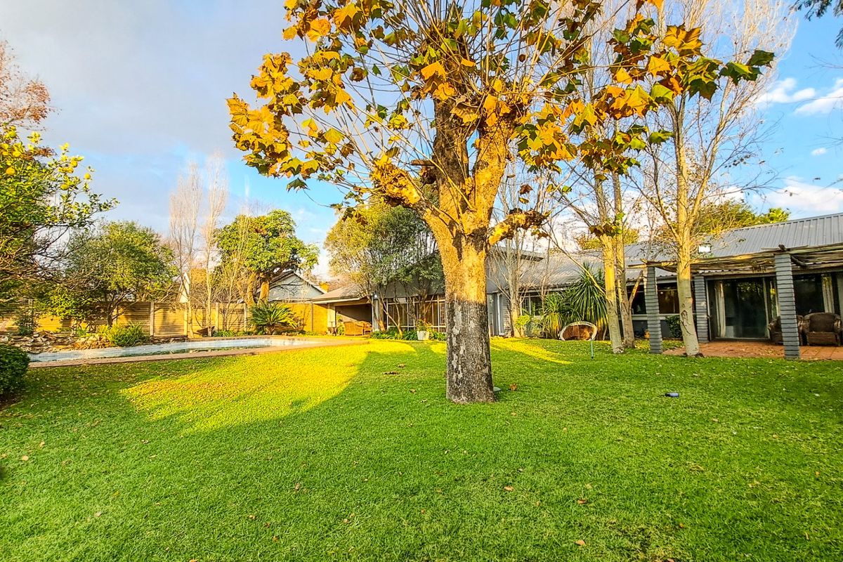 Stunning perfect family home in Vanderbijlpark  - Photo 2