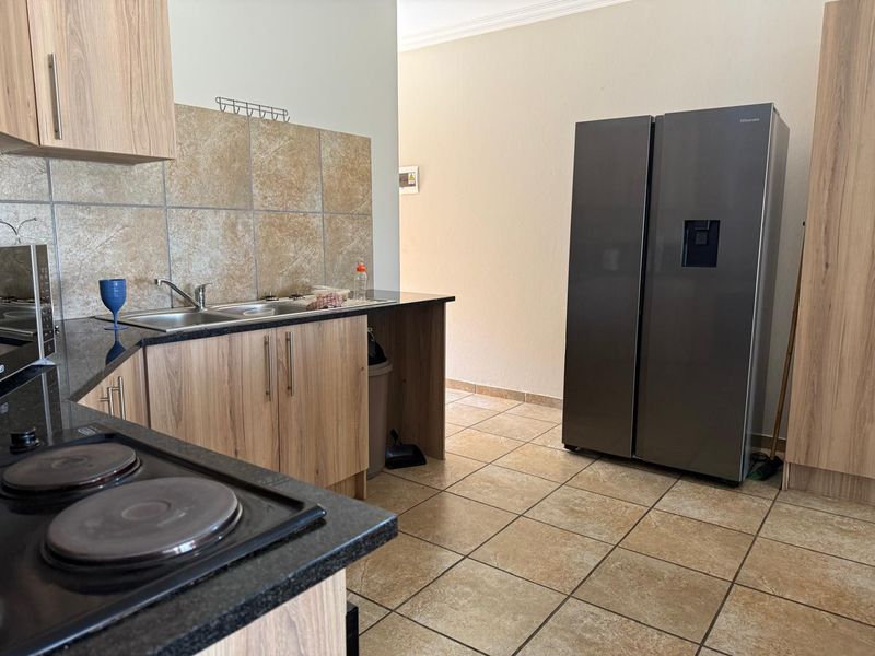 Spacious 3-Bedroom Apartment for Sale - Photo 2