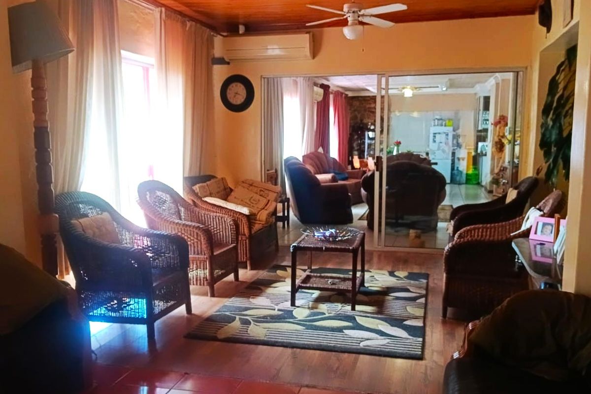 3Bedroom House - Photo 4