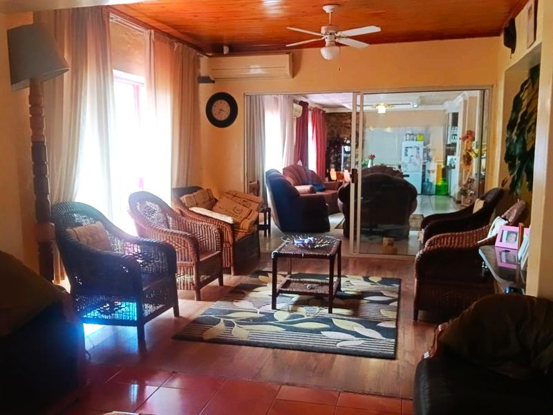 3Bedroom House - Photo 4