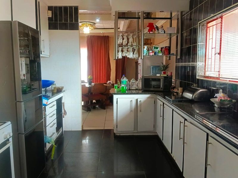 3Bedroom House - Photo 9