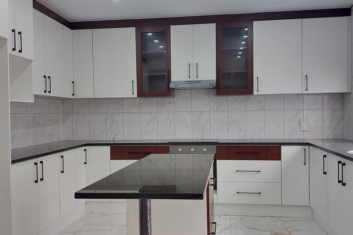 Your dream family home awaits - Newly Renovated 4-Bedroom, 3 Bathroom Family Home   - Photo 2