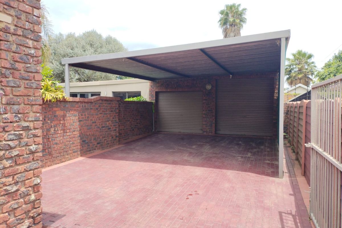 4 Bedroom House for Sale in Petersfield  - Photo 4