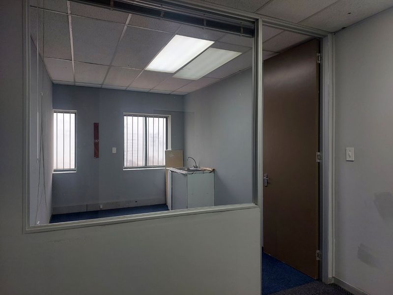 Bryanston Ground Floor Office with Generator - Photo 9