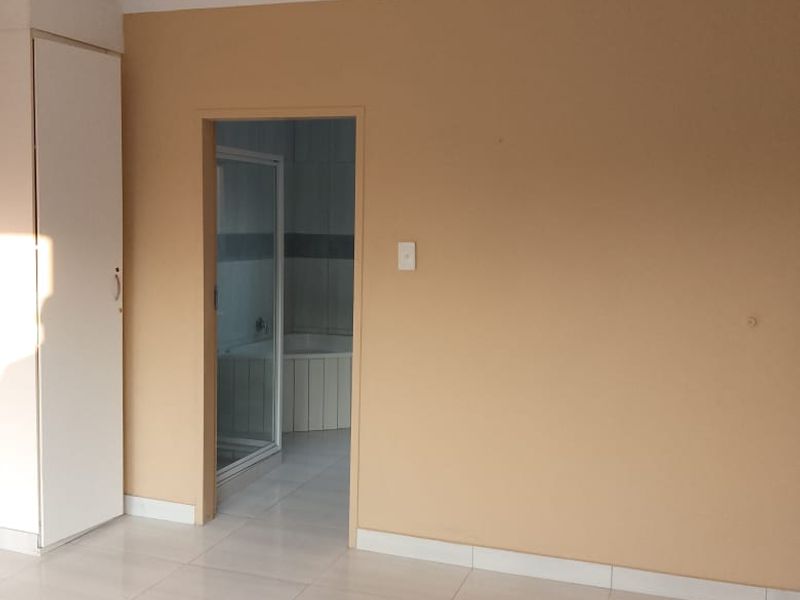 three bedroom unit in pennywhistle estate to rent-immediately - Photo 5