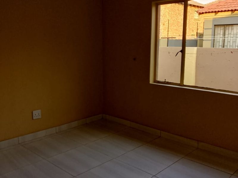 three bedroom unit in pennywhistle estate to rent-immediately - Photo 6