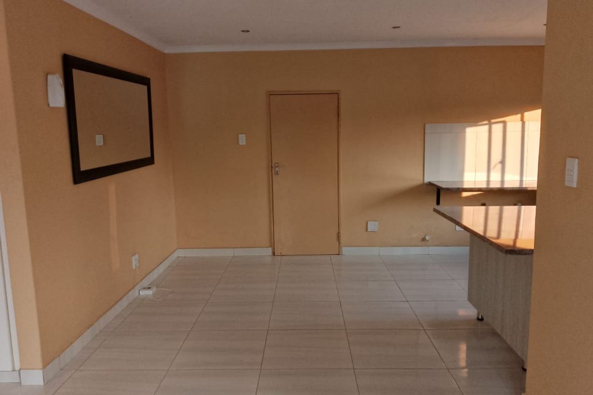 three bedroom unit in pennywhistle estate to rent-immediately - Photo 2