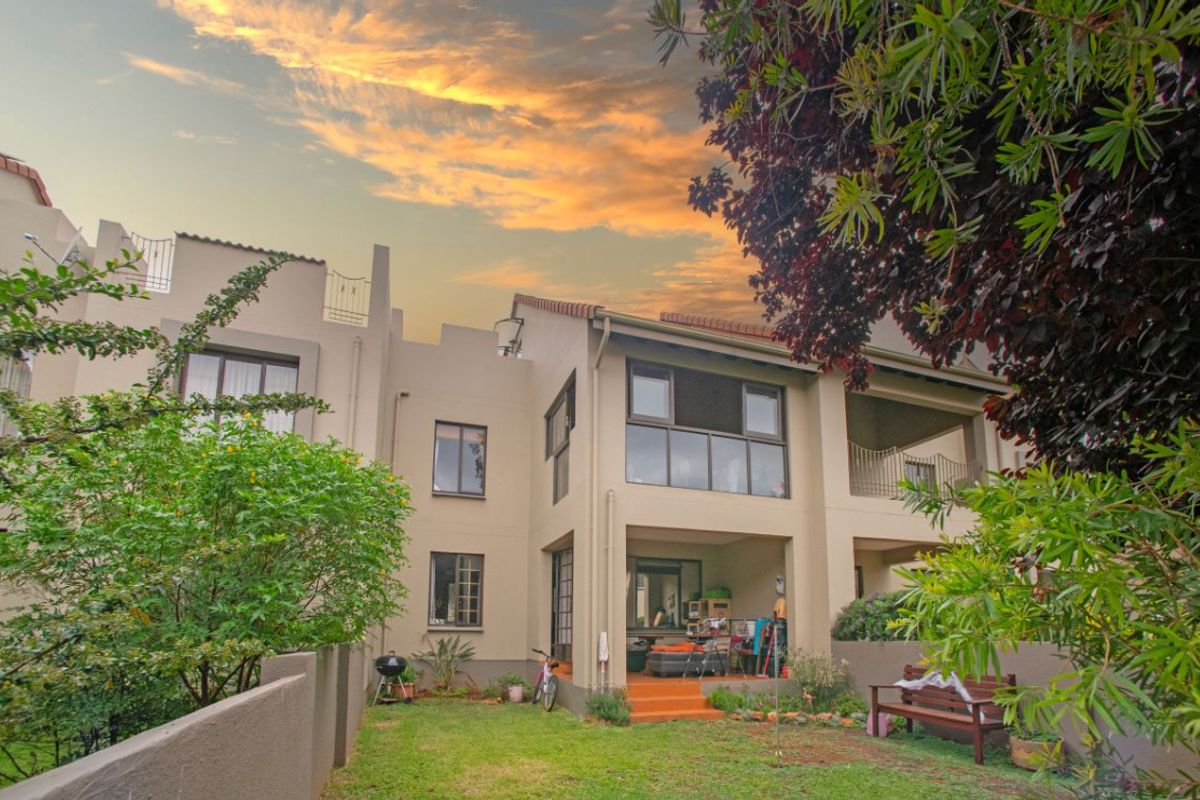 2 Bed Townhouse For Sale – Spacious, Modern & Well-Located! - Photo 2