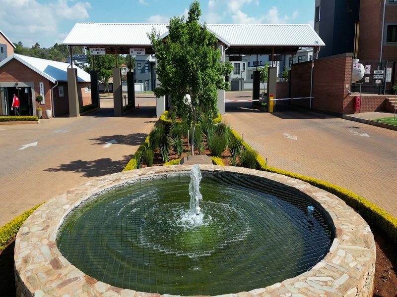 Roodepark Eco Estate , Where Luxury Meets Nature - No Transfer Duty  - Photo 1