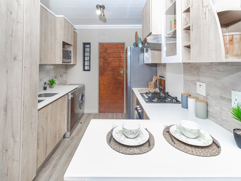 Ground Floor Unit , Where Luxury Meets Nature, No Transfers Duty   - Photo 3