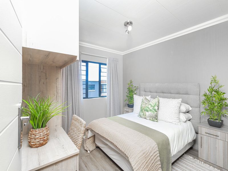 Ground Floor Unit , Where Luxury Meets Nature, No Transfers Duty   - Photo 7