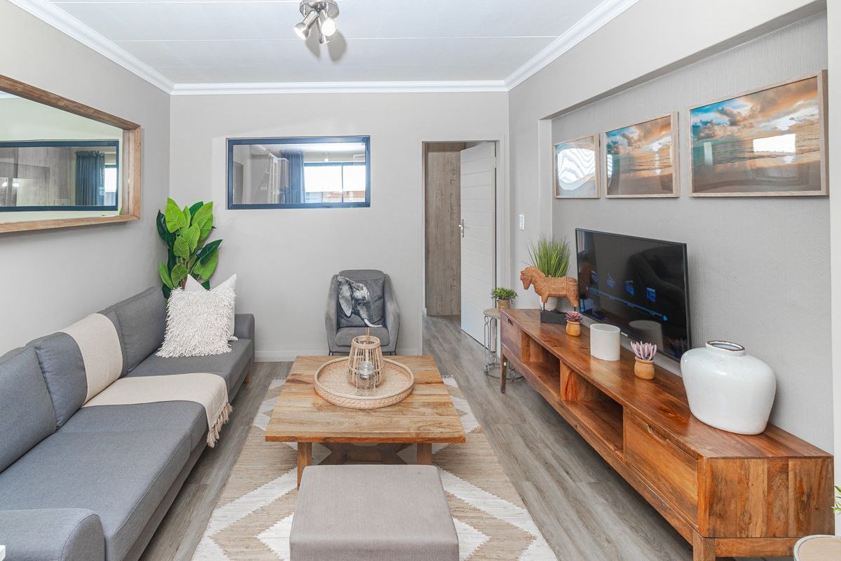 Ground Floor Unit , Where Luxury Meets Nature, No Transfers Duty   - Photo 4