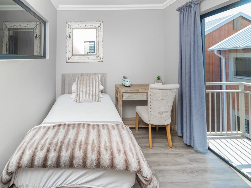 Ground Floor Unit , Where Luxury Meets Nature, No Transfers Duty   - Photo 10