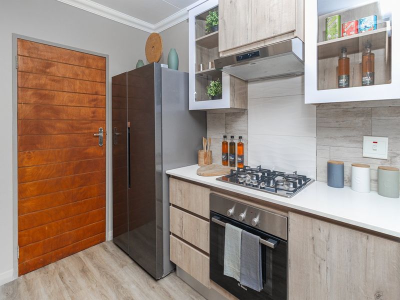 Ground Floor Unit , Where Luxury Meets Nature, No Transfers Duty   - Photo 2