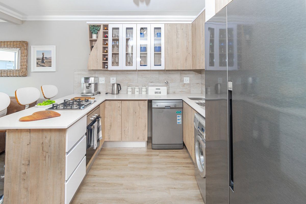 Ground Floor Unit for SALE, No Transfer Duty  - Photo 3