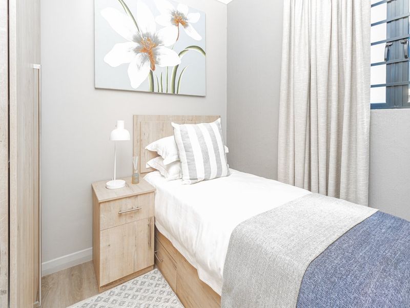 Ground Floor Unit for SALE, No Transfer Duty  - Photo 6