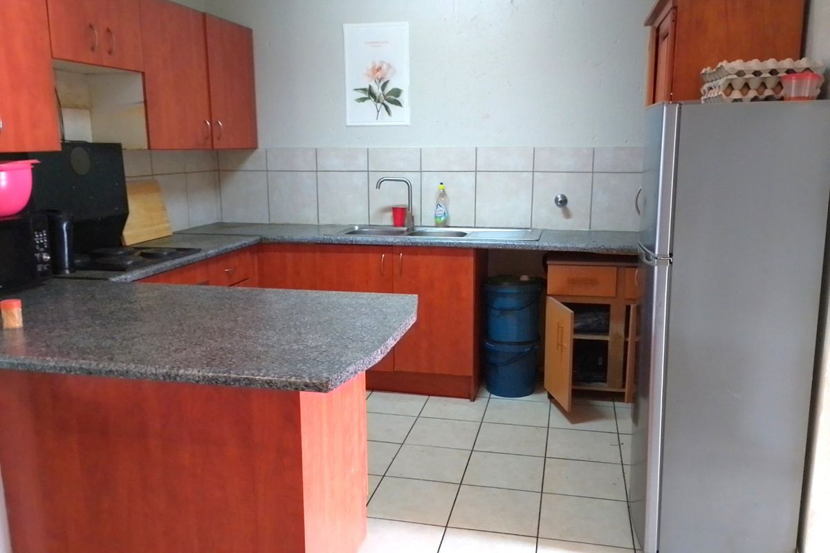 2 Bedroom and 1 Bathroom available for you to buy Call us now!! - Photo 2
