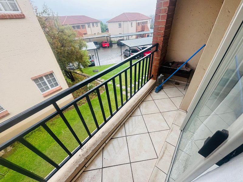 Two-bed apartment/flat in Buccleuch,Sandton -secure now!! - Photo 9