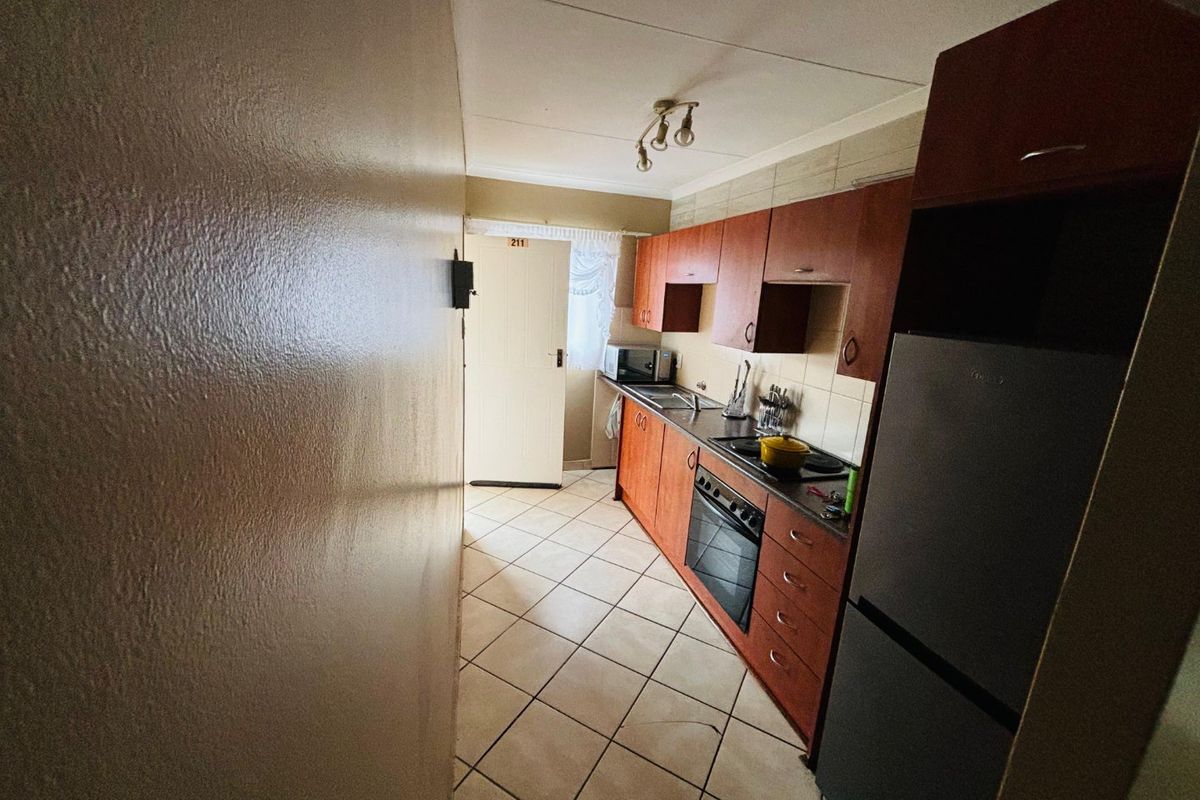 Two-bed apartment/flat in Buccleuch,Sandton -secure now!! - Photo 2