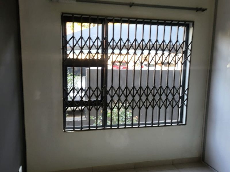 3-bedroom & 2-bathroom stylish  apartment, secure now!! - Photo 5