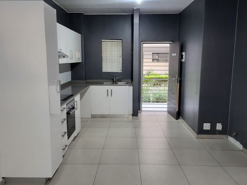 3-bedroom & 2-bathroom stylish  apartment, secure now!! - Photo 3