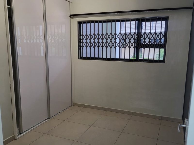 3-bedroom & 2-bathroom stylish  apartment, secure now!! - Photo 10