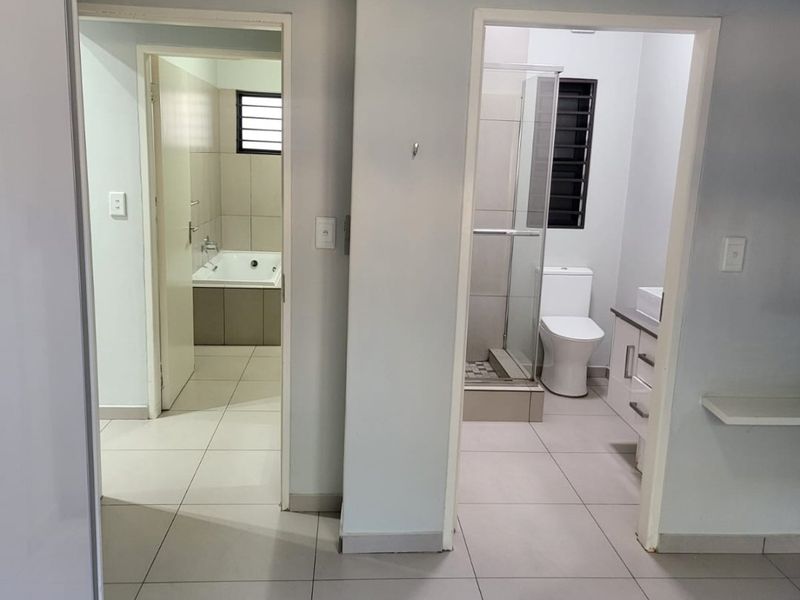 3-bedroom & 2-bathroom stylish  apartment, secure now!! - Photo 7