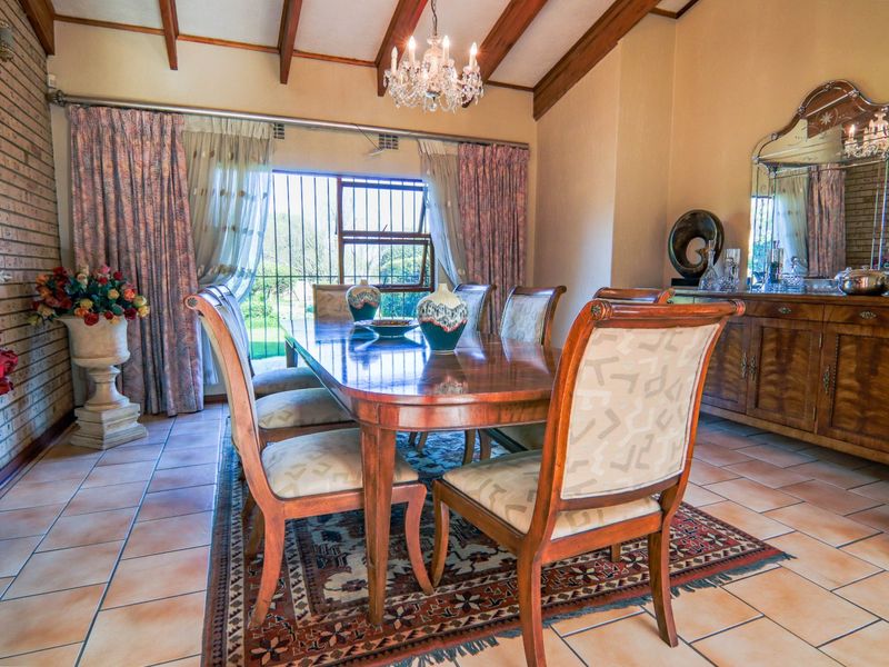 SPACIOUS HOMESTEAD/RANDJESFONTEIN ESTATE - Photo 9