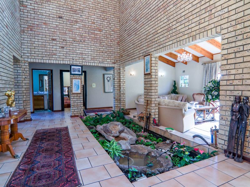 SPACIOUS HOMESTEAD/RANDJESFONTEIN ESTATE - Photo 8