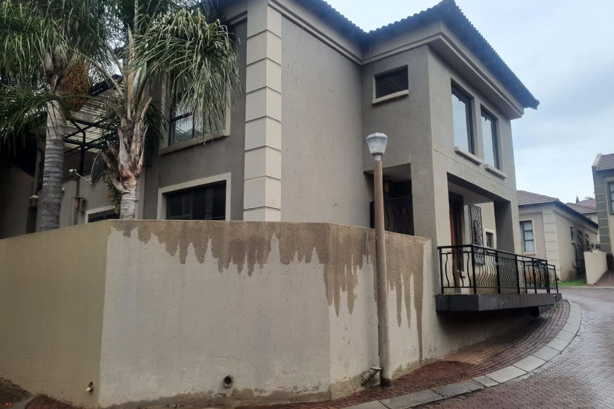 Spacious Family Home with Bonus Office/Guest Suite - Photo 2