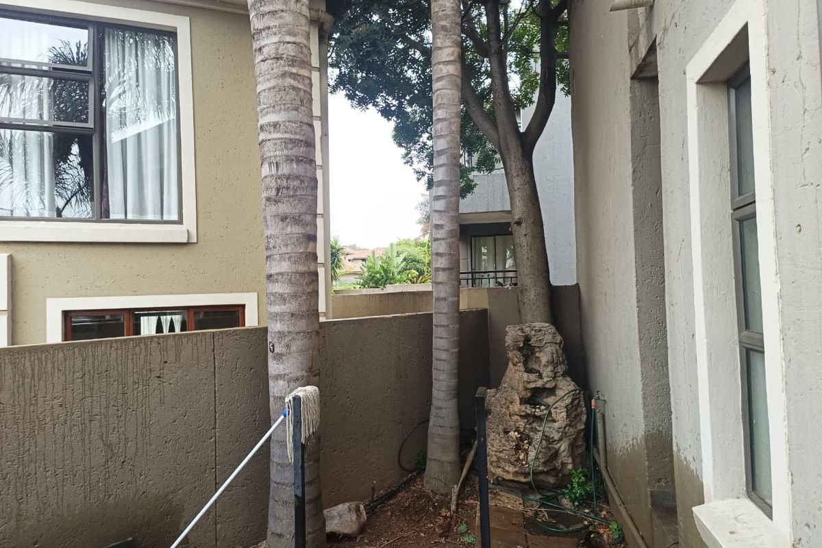 Spacious Family Home with Bonus Office/Guest Suite - Photo 5