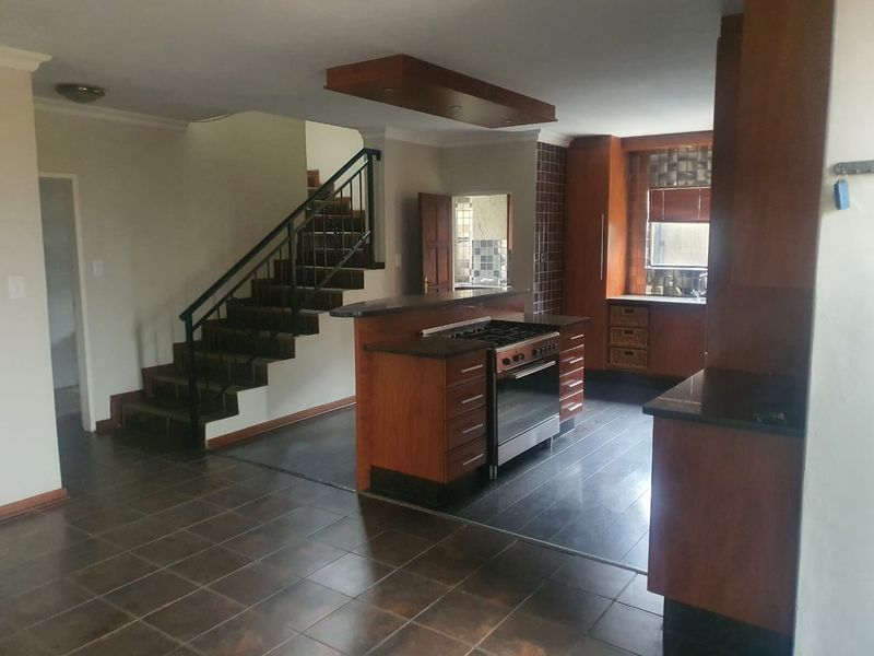 Spacious Family Home with Bonus Office/Guest Suite - Photo 6