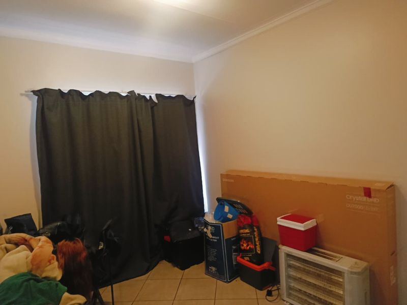 2-Bedroom Apartment in Secure Complex - Photo 7